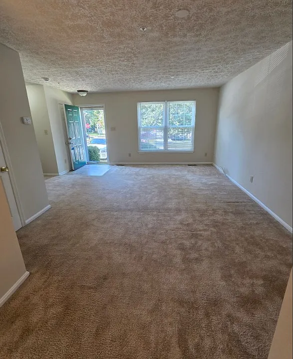 624 N Branch Ct
