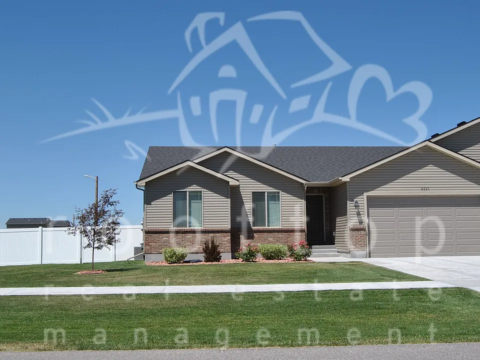 4261 E Oakbrook Rd