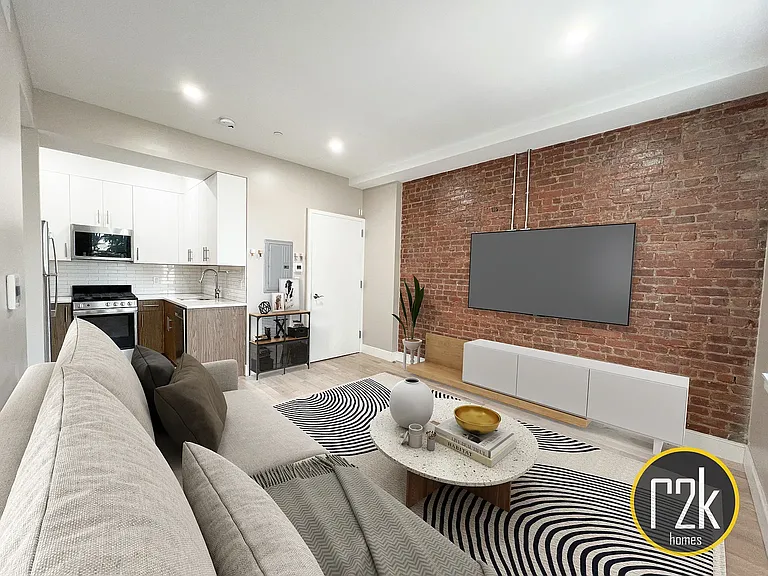 26-14 Hoyt Ave S #2A — Photo 2