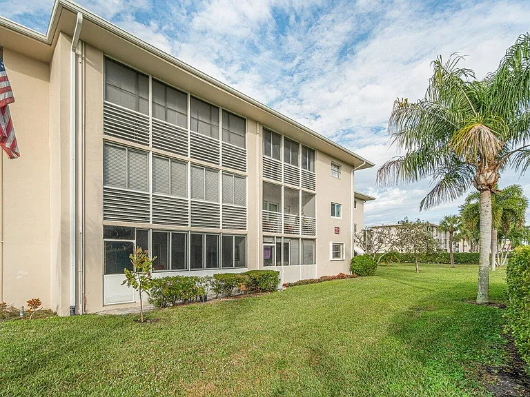 2855 S Garden Dr #211 — Photo 27