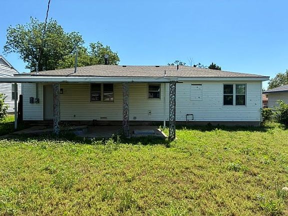 2nd image of 2208 Jane St
