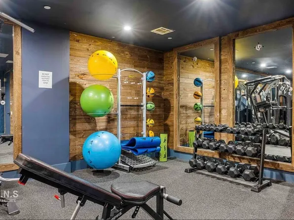 412 Evergreen Avenue image 8 of 10