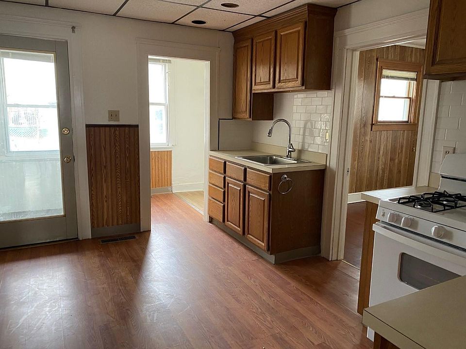 2nd image of 38 N Elm St #1