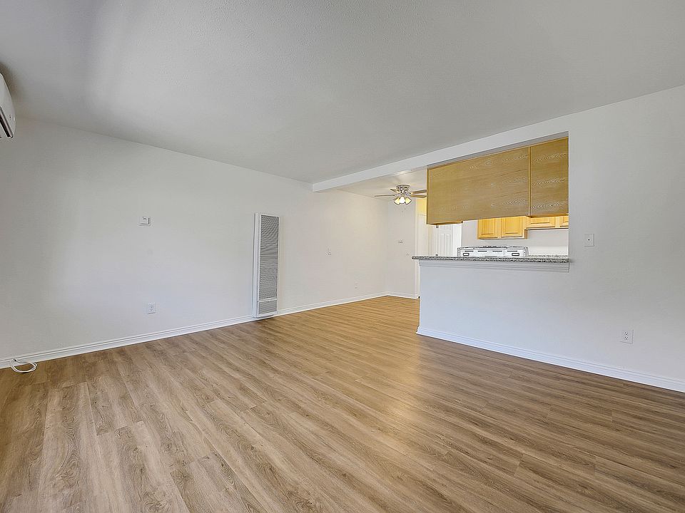 Different but similar unit. Now has new grey floors