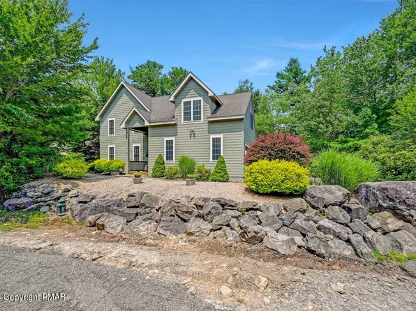 493 Brookside Dr, Pocono Pines, PA 18350