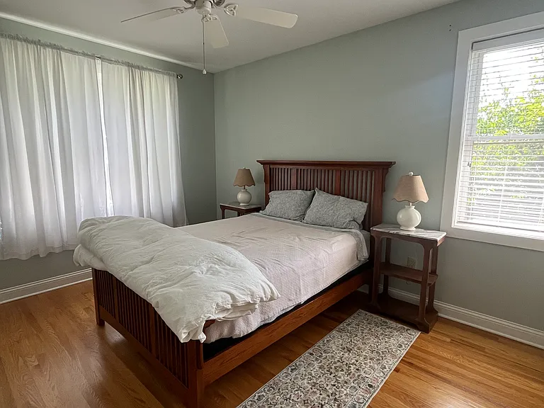 913 N Maple St — Photo 16