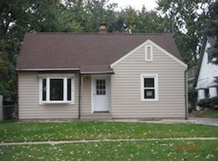 429 S Commonwealth Ave, Aurora, IL 60506