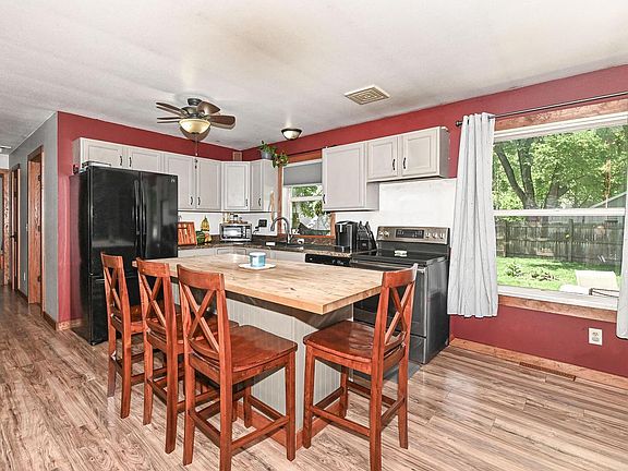 4th image of 322 Woodlawn AVENUE
