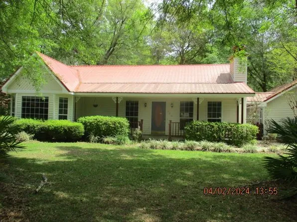 109 Arabian Ln, Jesup, GA 31545