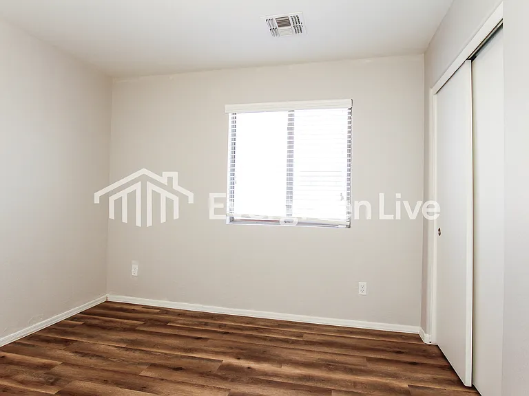 11148 W Campbell Ave — Photo 11