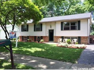 23 Candlelight Dr, Rochester, NY 14616