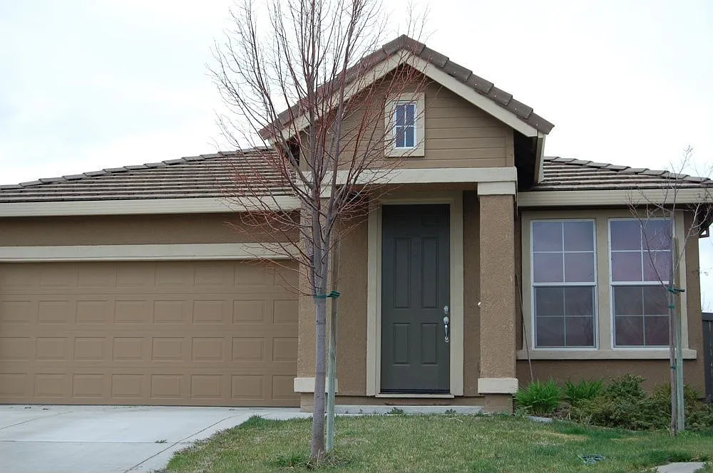 1742 Daggett Way photo 1
