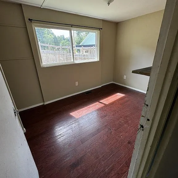 111 Jellico Ln — Photo 5