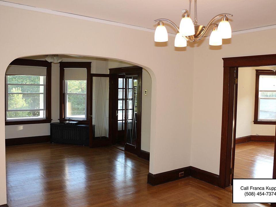 Beautiful light filled apartment yet quiet and private