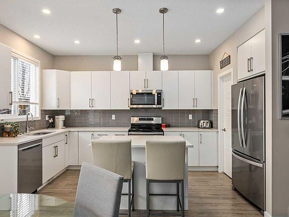 4th image of 265 E Seton Cir SE