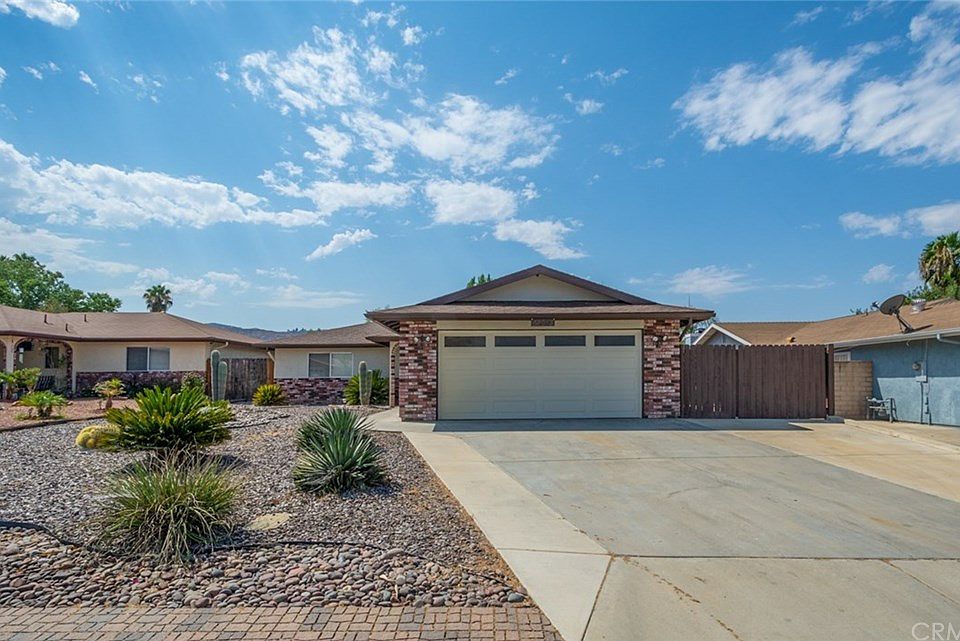 1st image of 42073 Abbott Ln