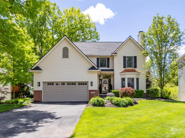 1050 Long Leaf Ct, Brighton, MI 48116