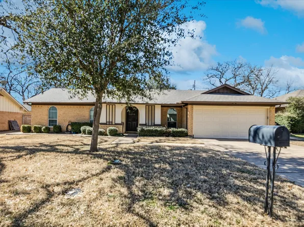 2601 Shady Meadow Dr, Bedford, TX 76021