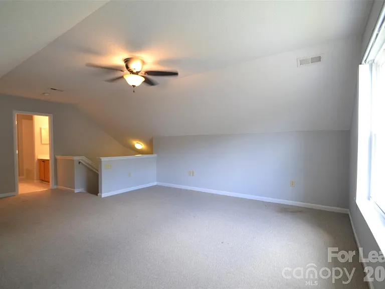8035 Sultana Cir — Photo 25