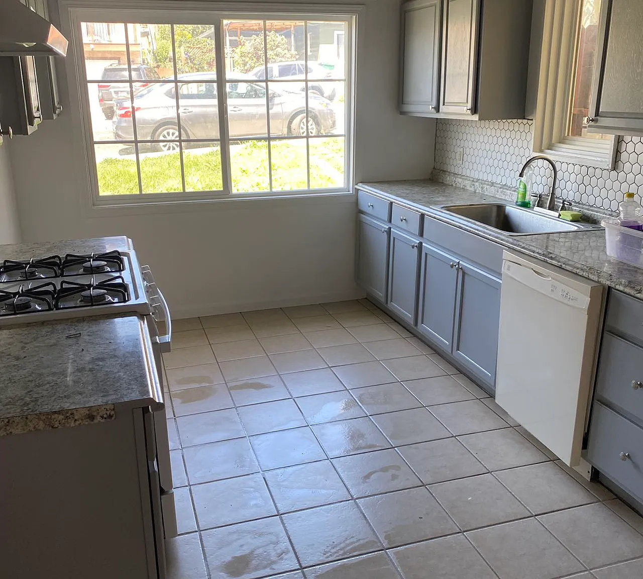 4 bed, 1165 sqft, $3,200 — Photo 2