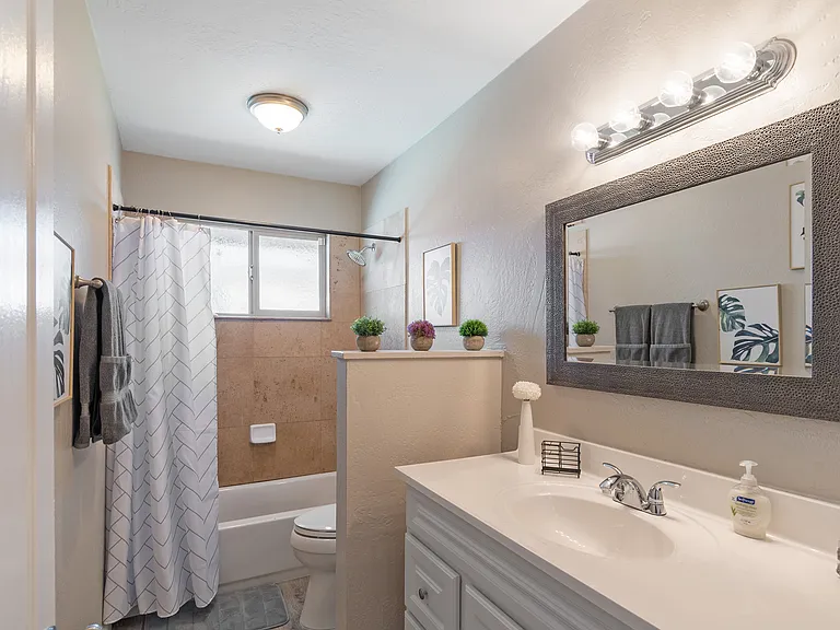6532 E Cypress St — Photo 9