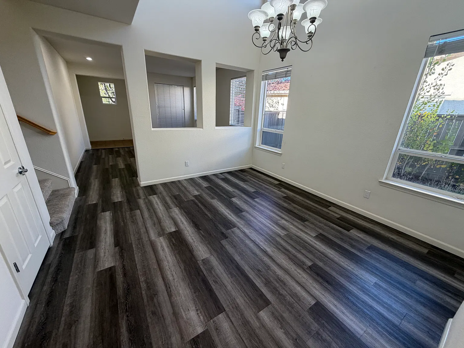 4 bed, 2361 sqft, $3,400 — Photo 4