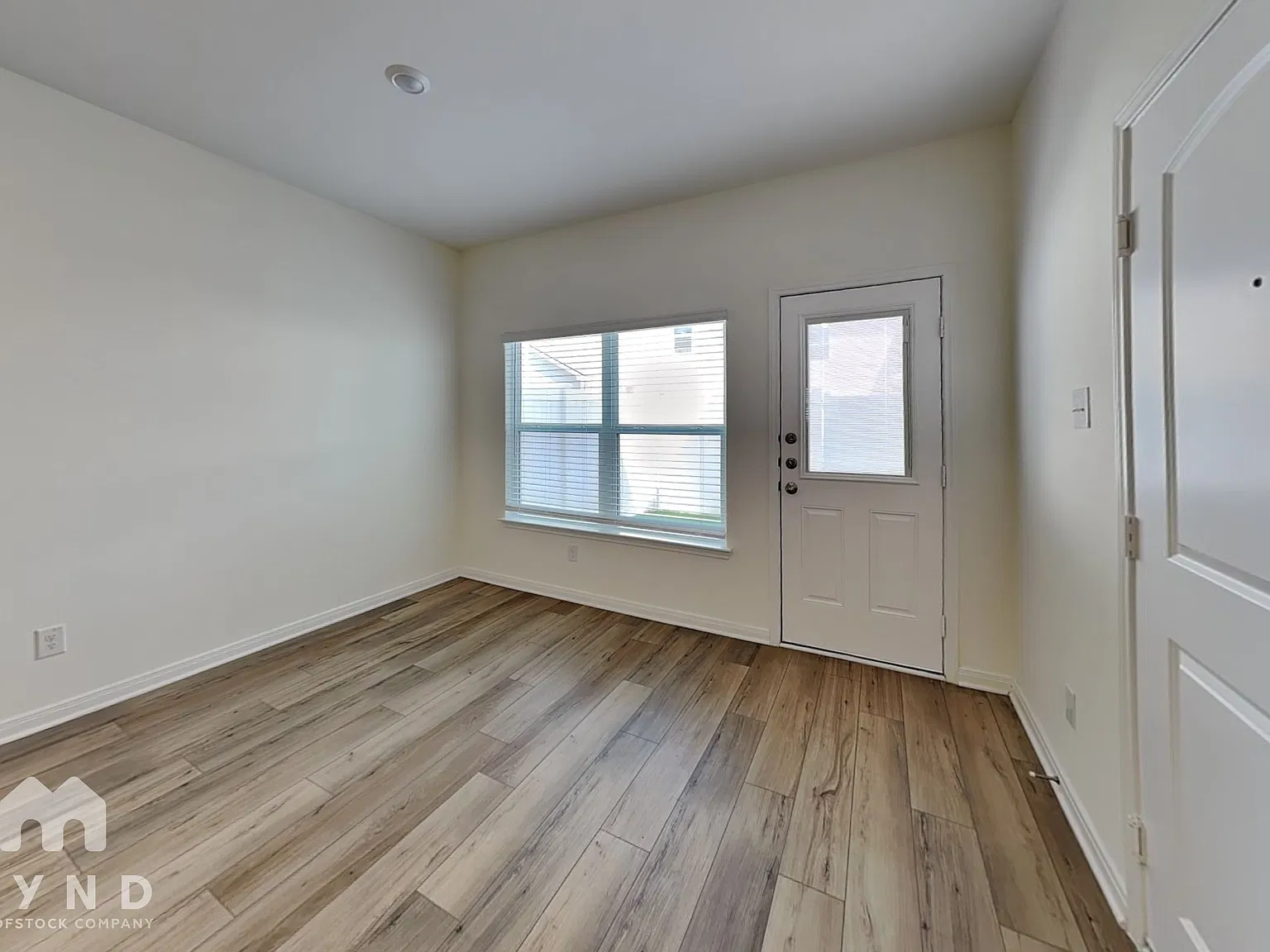 3 bed, 2.5 bath, 1430 sqft, $1,445 — Photo 3