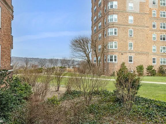5th image of 120 Cabrini Blvd APT 17