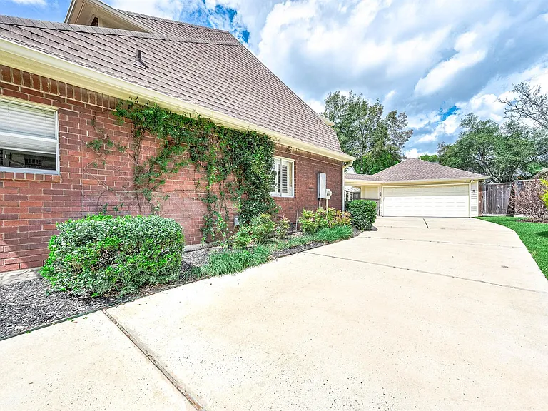 3702 Belle Grove Ln — Photo 42