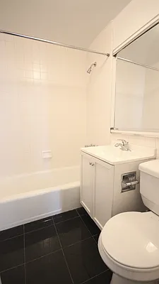 Bathroom, photo 1