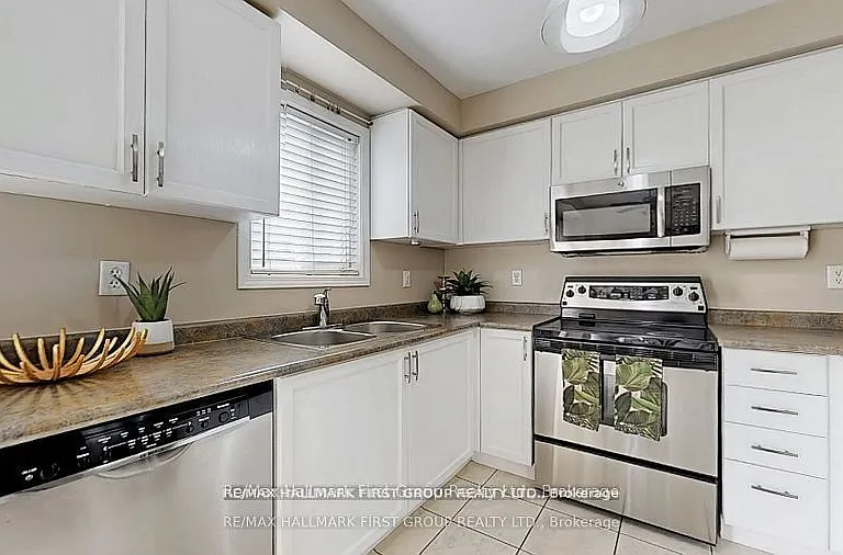 39 Robideau Pl — Photo 9