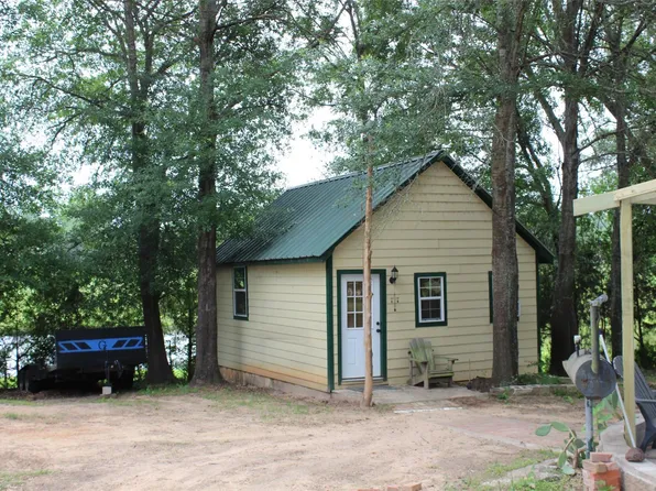 258 State Highway 75 N, Centerville, TX 75833