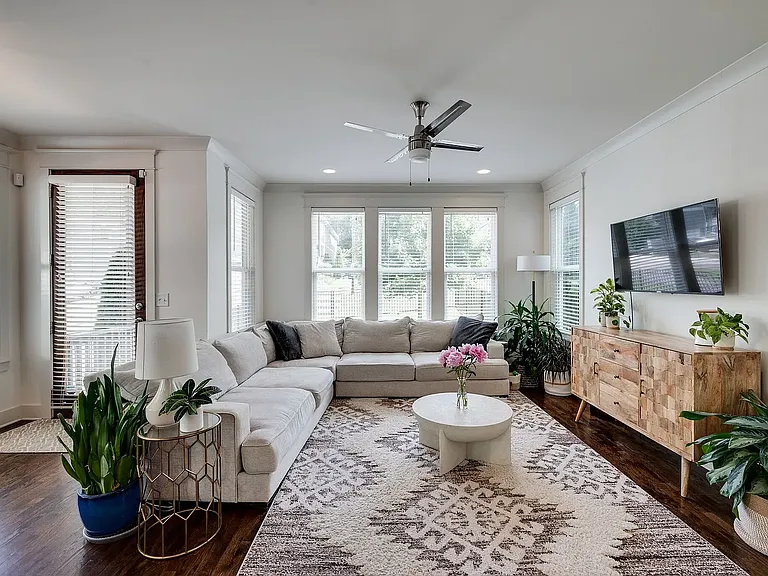 926 Thomas Ave — Photo 26
