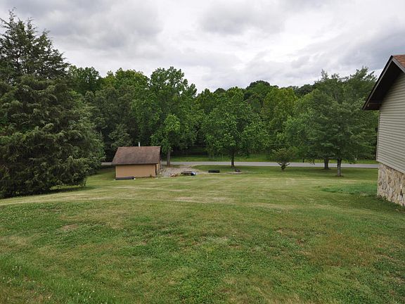 5th image of 322 Meadow Creek Dr