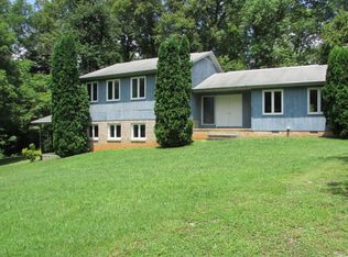 225 Short Coal Chute Rd, Elizabethton, TN 37643