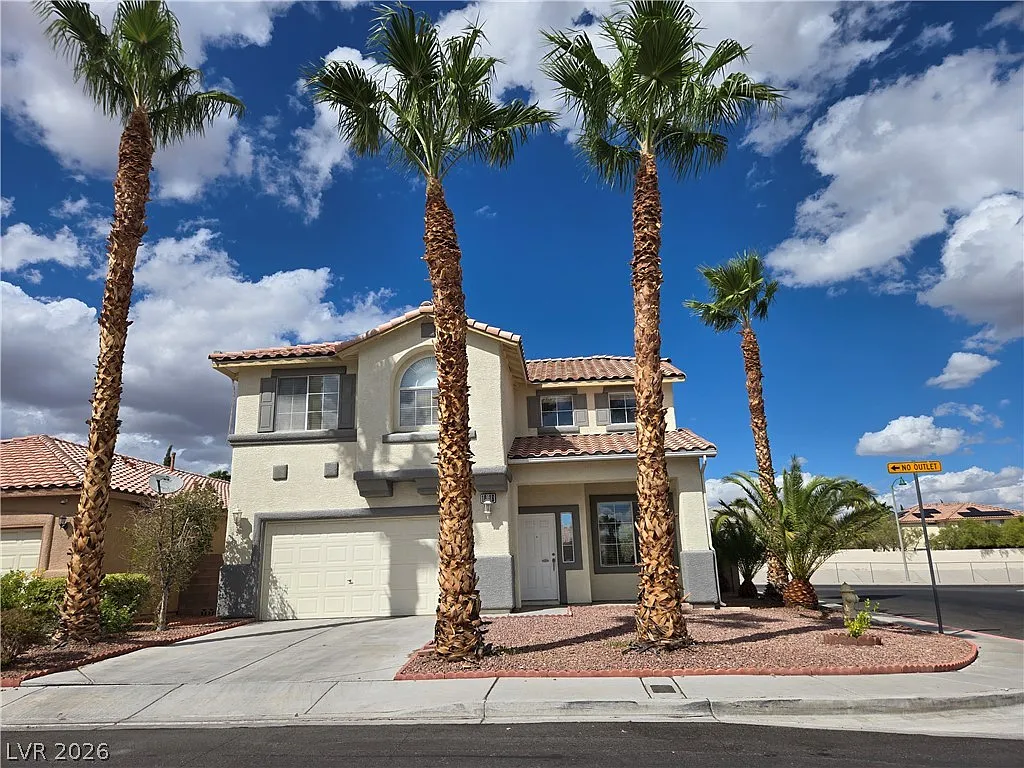 3 bed, 2.5 bath, 2366 sqft, $2,200 — Photo 1
