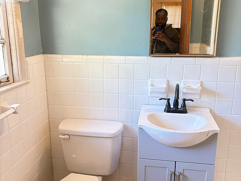 $1150 bedroom with full bathroom.