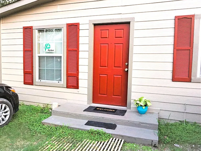 5114 Laura Koppe Rd #A — Photo 12