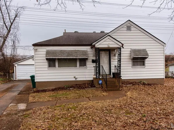 7401 Haywood Dr, Saint Louis, MO 63133