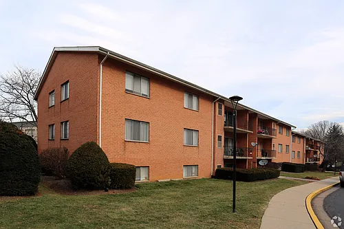 Edgewood Hill Apartments Photo 1