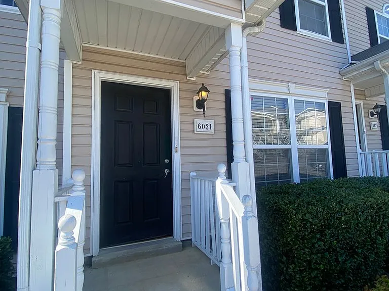 6021 Cullen Dr — Photo 2