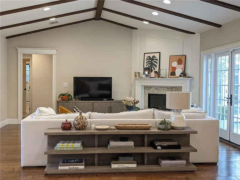 5310 La Forest Dr — Photo 4