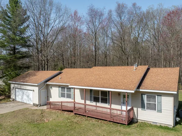 6565 Club House Dr E, Stanwood, MI 49346