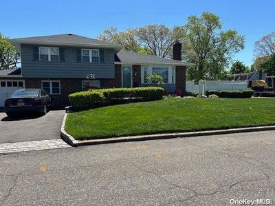 14 Goldfield Street, Melville, NY, 11747