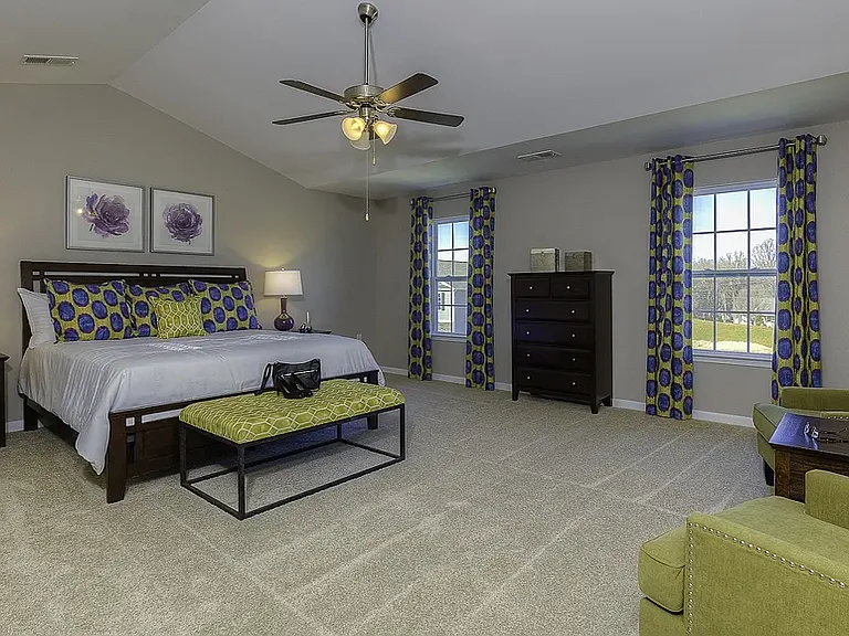7689 Stonehouse Dr — Photo 2