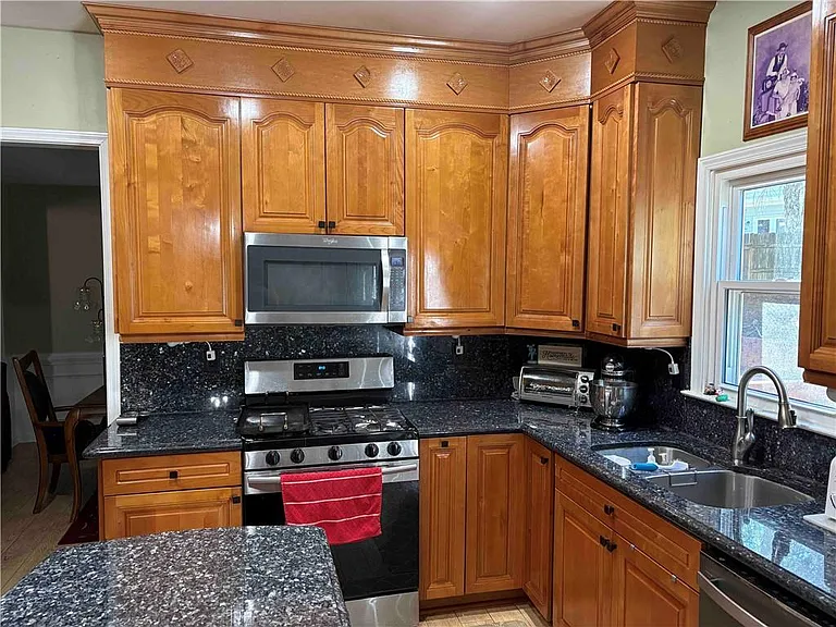 2835 Crestmont Ct — Photo 13