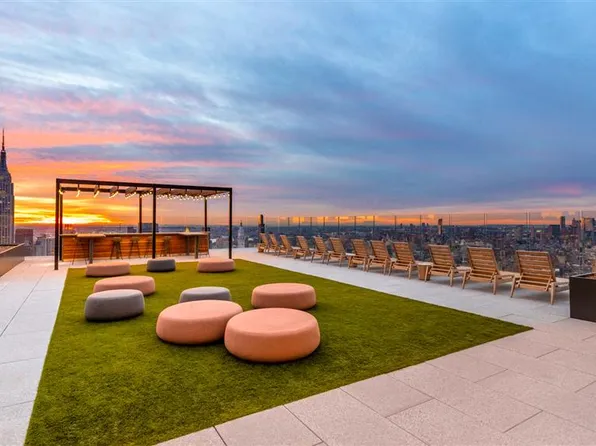 435 West 31st Street image 37 of 39