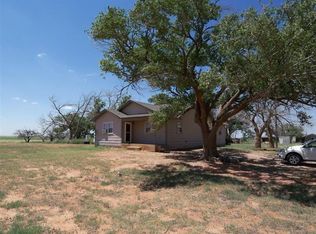1801 Juneau Rd, Levelland, TX 79336