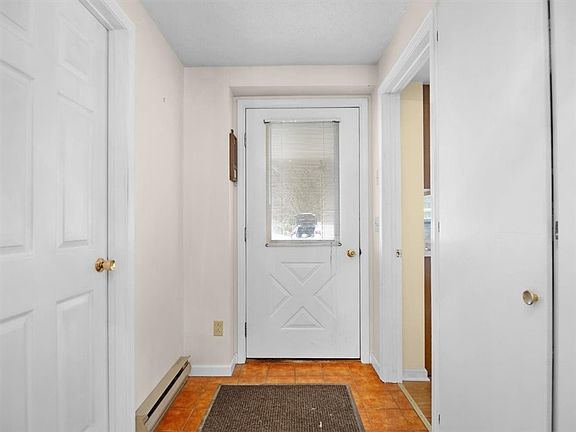 4th image of 1740 Kenyon Rd