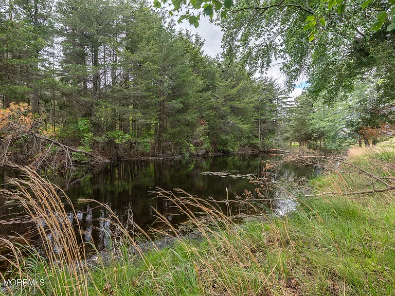 251 Westbrook Dr — Photo 34